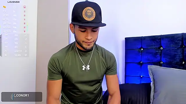 Snapshot of Max_Conor1 chatting on 10/21/25, 02:29 Max Conor1 online show from 10/21/25, 02:29