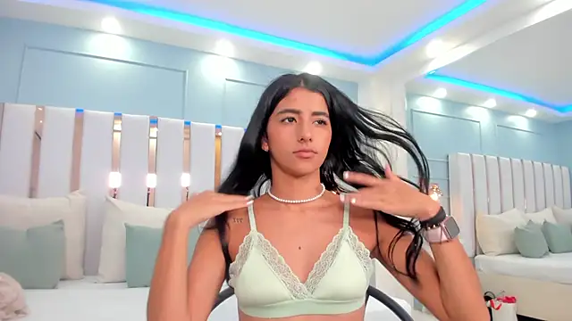 eva roseee online show from 10/17/25, 09:17