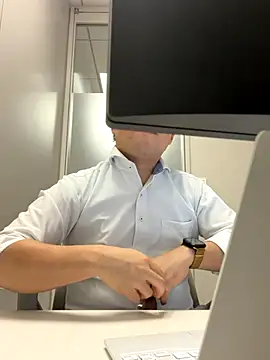 Snapshot of Nobu_469 chatting on 10/14/25, 08:15 Nobu 469 online show from 10/14/25, 08:15