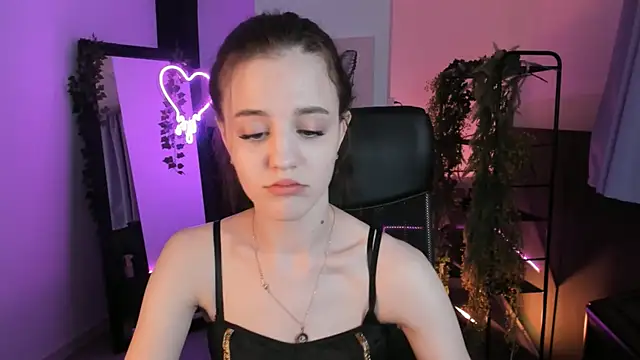 MilaStoyne online show from 02/24/25, 11:30