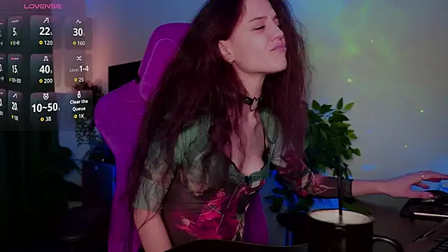 MilaStoyne online show from 11/04/25, 05:39