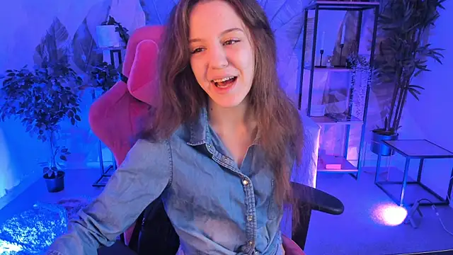 MilaStoyne online show from 12/01/25, 06:40