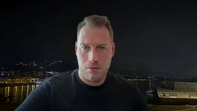 Snapshot of Christian87xxx chatting on 02/12/25, 01:16 Christian87xxx online show from 02/12/25, 01:16