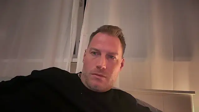 Snapshot of Christian87xxx chatting on 10/03/25, 07:55 Christian87xxx online show from 10/03/25, 07:55