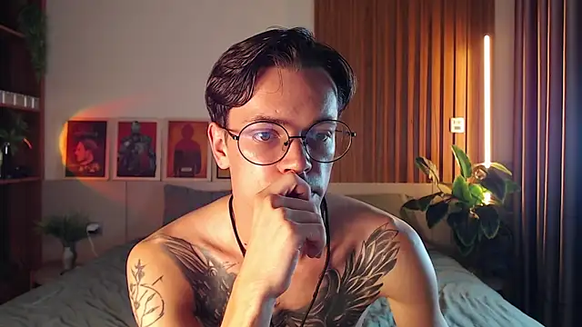 William Henry  online show from 04/03/26, 01:53