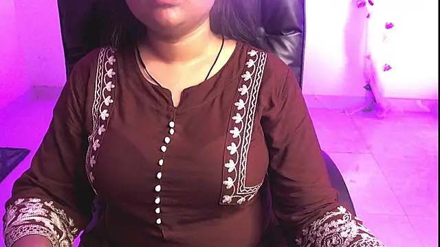 Snapshot of Kannu- chatting on 09/17/25, 04:47 Kannu- online show from 09/17/25, 04:47