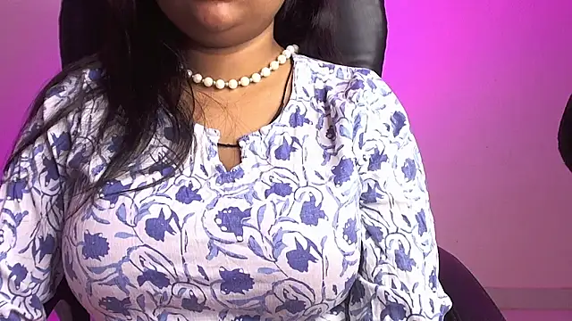 Snapshot of Kannu- chatting on 10/10/25, 04:55 Kannu- online show from 10/10/25, 04:55