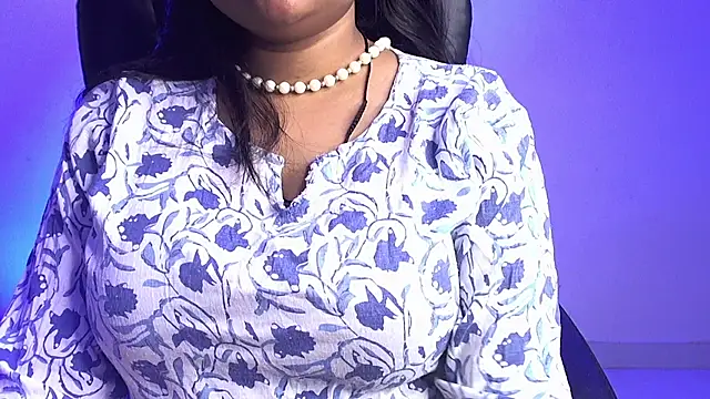 Snapshot of Kannu- chatting on 10/17/25, 05:54 Kannu- online show from 10/17/25, 05:54