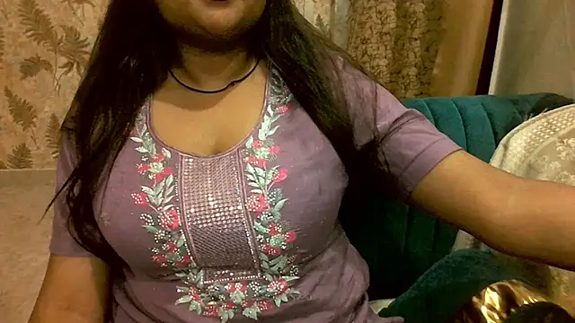 Snapshot of Kannu- chatting on 05/14/26, 04:14 Kannu- online show from 05/14/26, 04:14