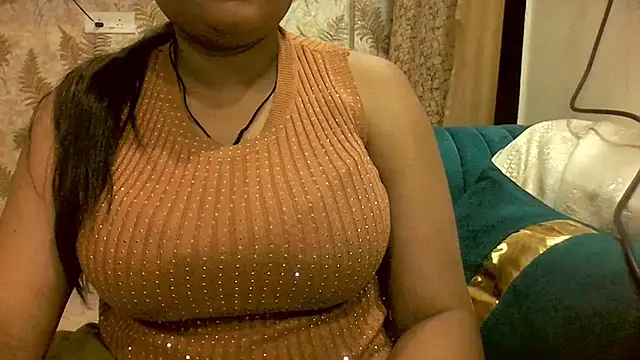 Snapshot of Kannu- chatting on 05/20/26, 02:01 Kannu- online show from 05/20/26, 02:01