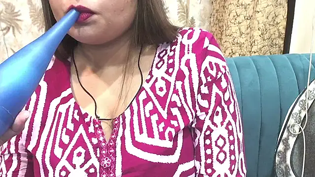 Snapshot of Kannu- chatting on 07/14/26, 10:54 Kannu- online show from 07/14/26, 10:54