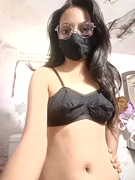 Snapshot of niharika789 chatting on 12/14/25, 05:24 niharika789 online show from 12/14/25, 05:24