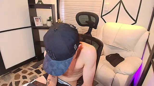 marcuscollins1  online show from 03/22/25, 05:20