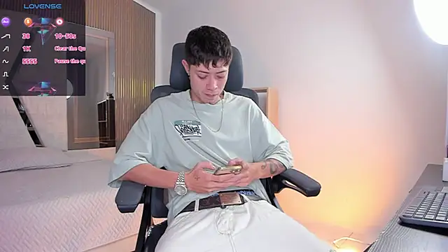 marcuscollins1  online show from 12/21/25, 02:13