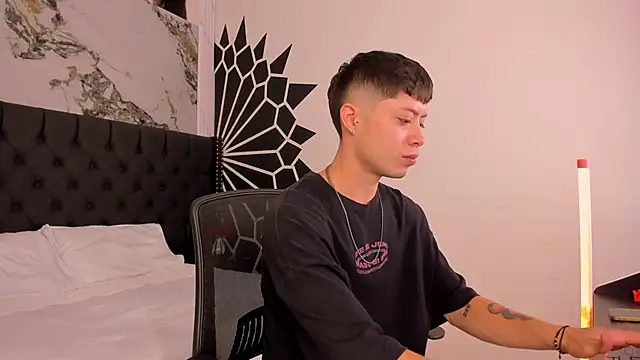 marcuscollins1  online show from 04/03/26, 01:31