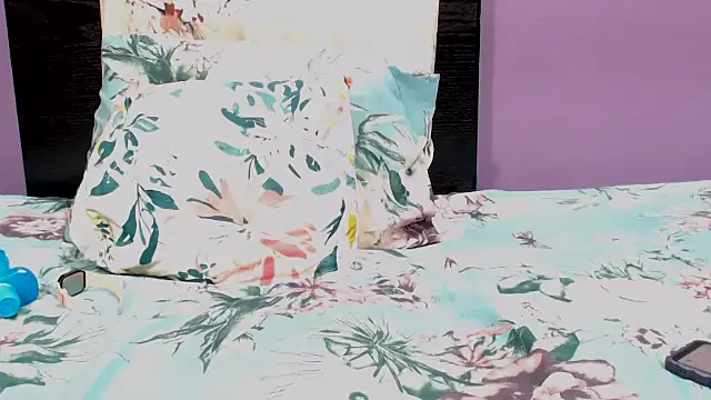 Snapshot of MissBOOBSDIVA chatting on 10/20/25, 05:19 MissBOOBSDIVA online show from 10/20/25, 05:19