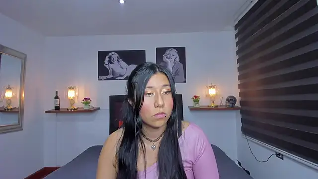 Nohemi louse online show from 02/04/25, 10:34