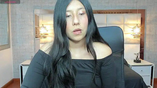 Nohemi louse online show from 09/13/25, 07:02