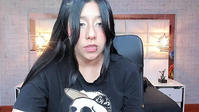 Nohemi louse online show from 11/15/25, 06:59