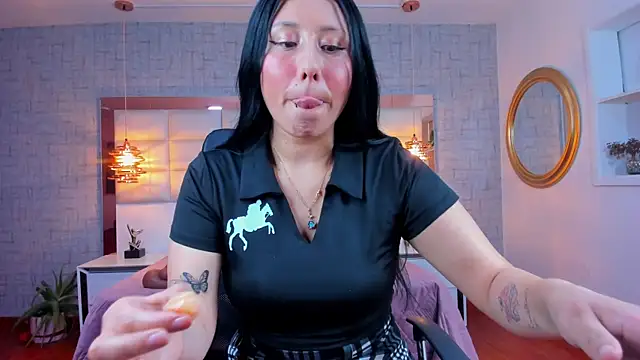 Nohemi louse online show from 07/16/26, 07:20