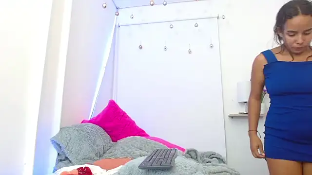 Roxy Stonee online show from 03/18/25, 04:47