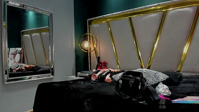 Mara Gonzalez online show from 10/21/25, 11:11