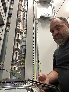 fuocovivo4 online show from 01/30/25, 02:25