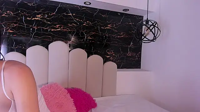 Annyrosee online show from 12/04/25, 08:28