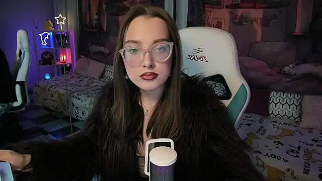 kaisajenner online show from 02/19/25, 04:44