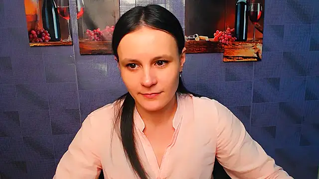 ValeriaHeart  online show from 02/19/25, 08:33