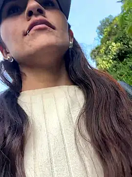 Sofiadelacruz online show from 04/27/26, 09:13