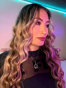 Lally Valencia   online show from 09/18/25, 07:54