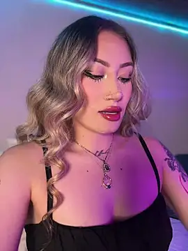 Lally Valencia   online show from 11/13/25, 07:18