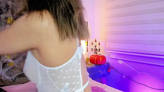 Violetta Ficher online show from 10/17/25, 02:26