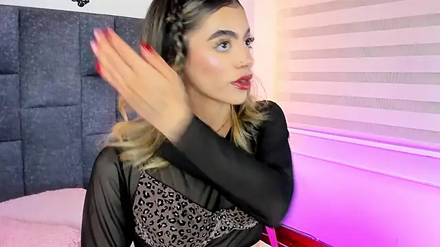 Violetta Ficher online show from 04/18/26, 02:15