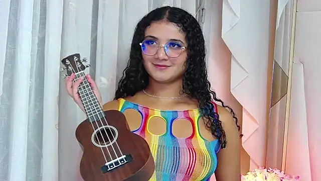 GinevraCarusso online show from 09/27/25, 07:08