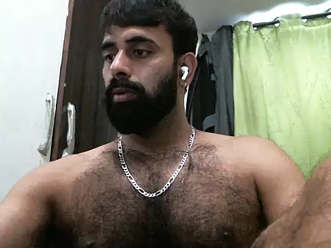 Snapshot of indianhairybull chatting on 09/11/25, 05:07 indianhairybull online show from 09/11/25, 05:07