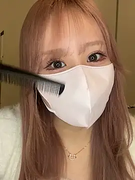 yua love yua online show from 02/03/25, 09:19