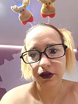 Snapshot of Mia_RainX chatting on 11/19/25, 02:28 Mia RainX online show from 11/19/25, 02:28