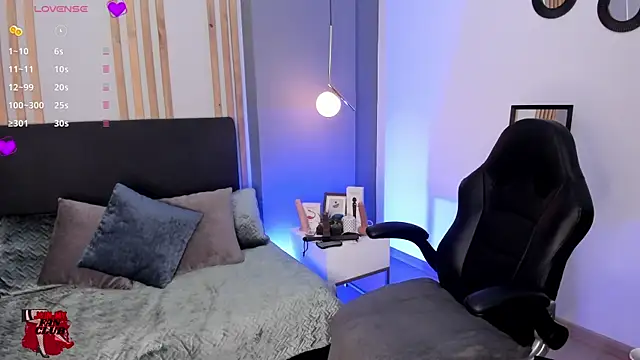 Snapshot of Dafne_00 chatting on 12/18/25, 12:11 Dafne 00 online show from 12/18/25, 12:11