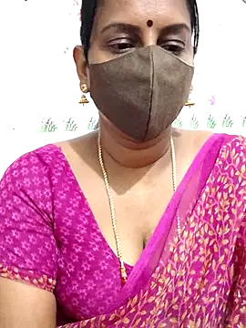Snapshot of Tamil_Meera12 chatting on 06/19/26, 03:33 Tamil Meera12 online show from 06/19/26, 03:33