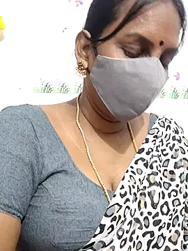 Snapshot of Tamil_Meera12 chatting on 06/23/26, 05:16 Tamil Meera12 online show from 06/23/26, 05:16
