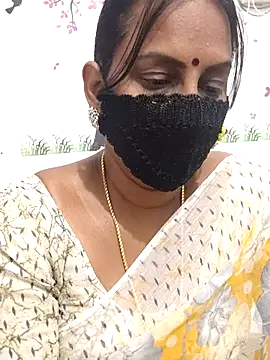 Snapshot of Tamil_Meera12 chatting on 07/05/26, 12:34 Tamil Meera12 online show from 07/05/26, 12:34