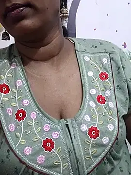 Snapshot of Tamil_Meera12 chatting on 07/11/26, 03:42 Tamil Meera12 online show from 07/11/26, 03:42