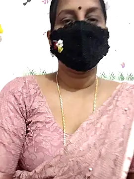 Snapshot of Tamil_Meera12 chatting on 07/12/26, 01:13 Tamil Meera12 online show from 07/12/26, 01:13