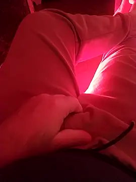 Snapshot of NAvoglia chatting on 11/22/25, 01:10 NAvoglia online show from 11/22/25, 01:10