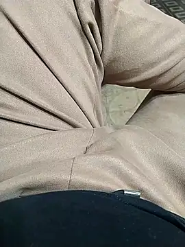 Snapshot of NAvoglia chatting on 11/23/25, 05:46 NAvoglia online show from 11/23/25, 05:46