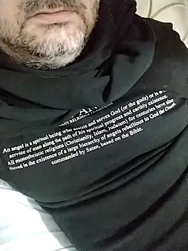 Snapshot of NAvoglia chatting on 11/26/25, 05:14 NAvoglia online show from 11/26/25, 05:14