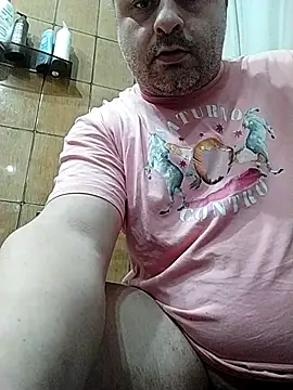 Snapshot of NAvoglia chatting on 12/02/25, 01:28 NAvoglia online show from 12/02/25, 01:28