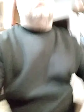 Snapshot of NAvoglia chatting on 12/22/25, 09:56 NAvoglia online show from 12/22/25, 09:56